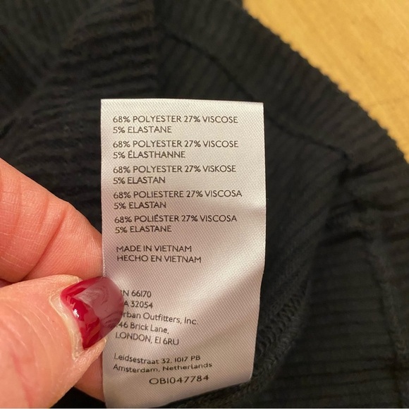 Free People Black Off-Shoulder Soft New Medium Long Sleeve Cozy Sweater - Picture 6 of 12